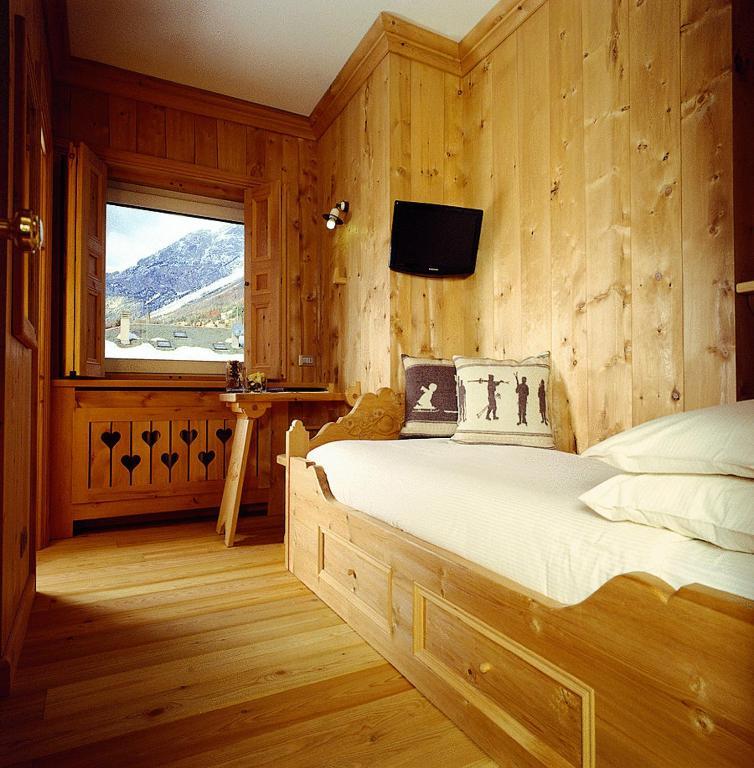 Single Room,61841995:JPEG