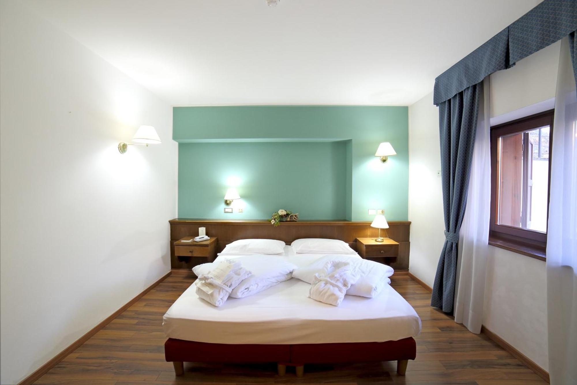 Economy Double or Twin Room,676088934:JPEG